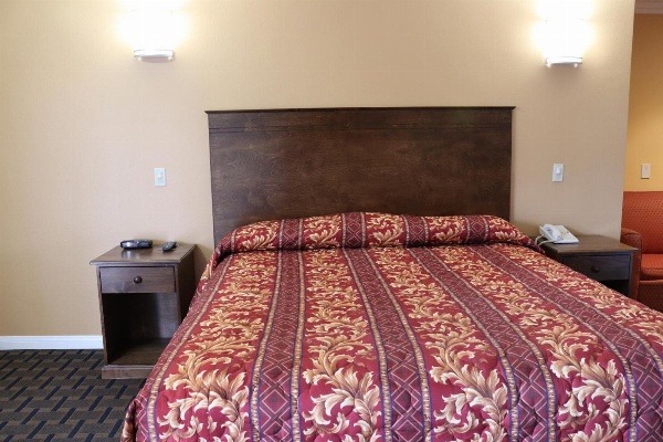 Fullerton Lodge Main image